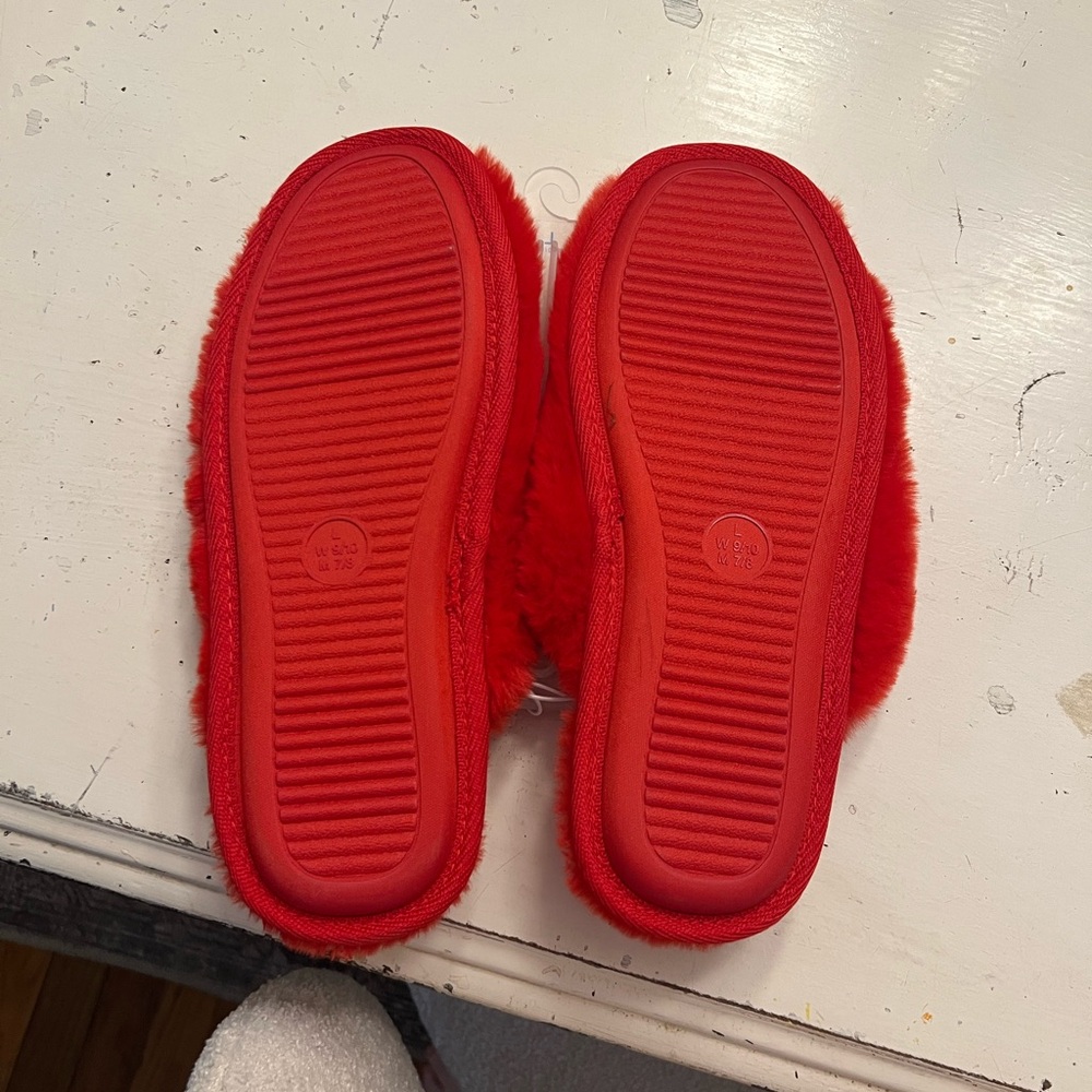 Target slippers - Picture 3 of 3